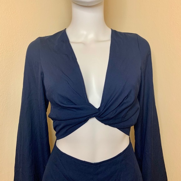 Prettylittlething bell sleeve playsuit - Picture 4 of 9